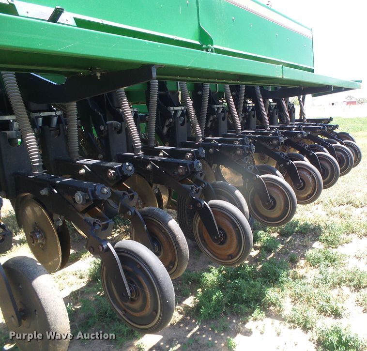 image for item DH4967 Great Plains Solid Stand 30 2SNT30-36109301113152 no-till grain drill