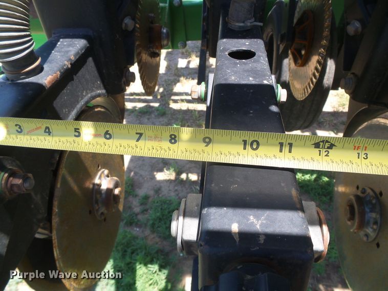 image for item DH4967 Great Plains Solid Stand 30 2SNT30-36109301113152 no-till grain drill