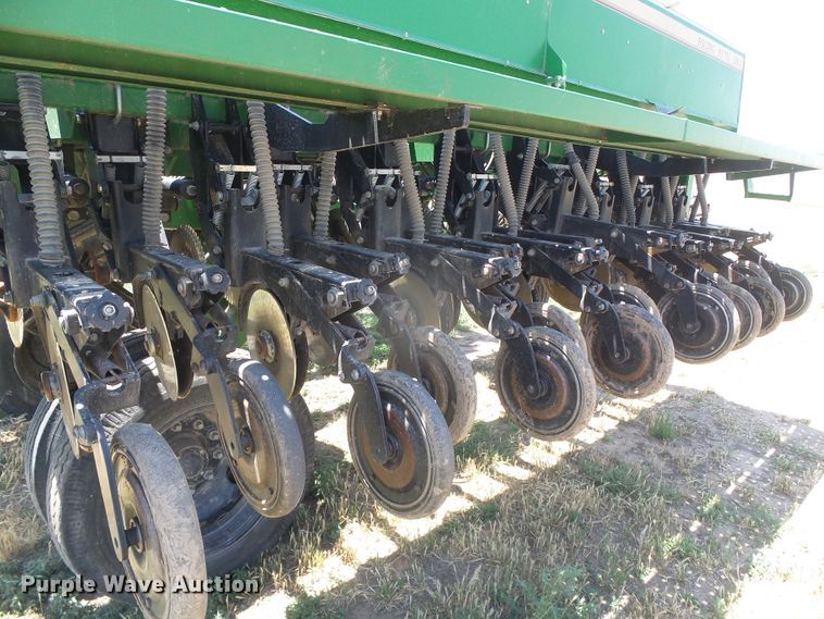 image for item DH4967 Great Plains Solid Stand 30 2SNT30-36109301113152 no-till grain drill