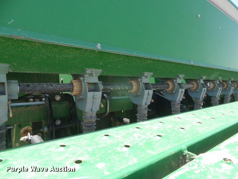 image for item DH4967 Great Plains Solid Stand 30 2SNT30-36109301113152 no-till grain drill