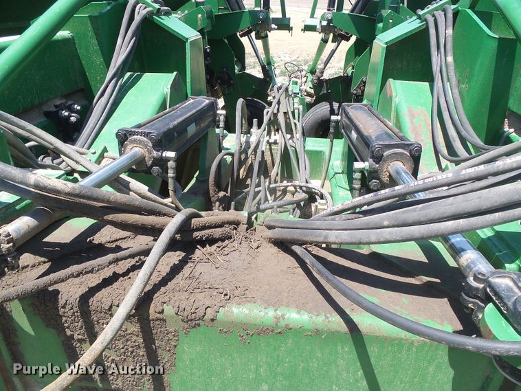 image for item DH4967 Great Plains Solid Stand 30 2SNT30-36109301113152 no-till grain drill