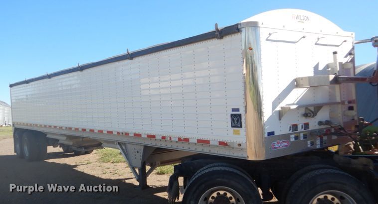 image for item GA9050 2016 Wilson DWH-500 Pace Setter double hopper bottom grain trailer