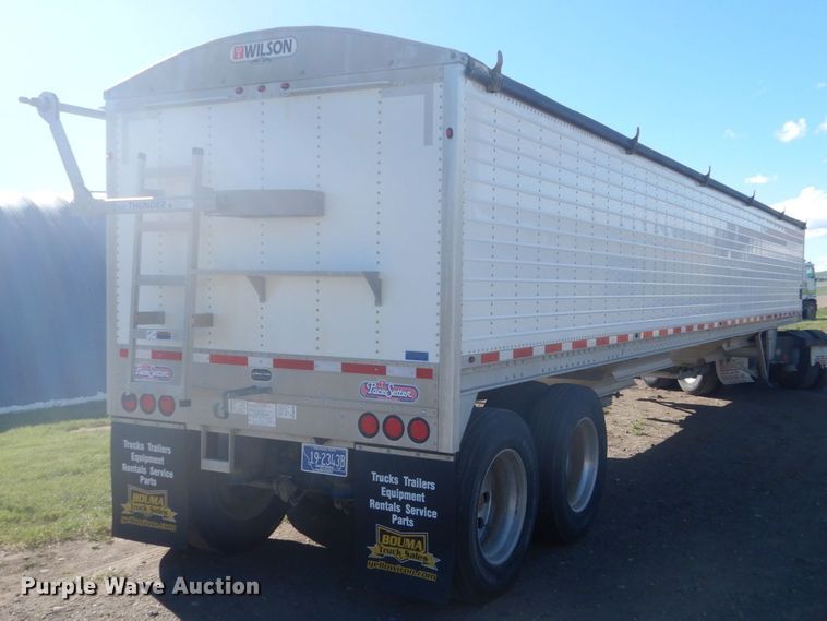 image for item GA9050 2016 Wilson DWH-500 Pace Setter double hopper bottom grain trailer