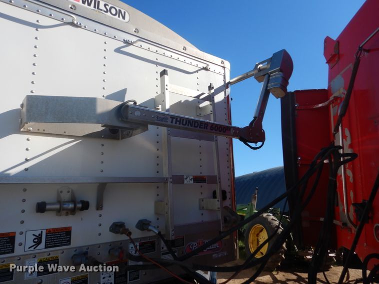 image for item GA9050 2016 Wilson DWH-500 Pace Setter double hopper bottom grain trailer