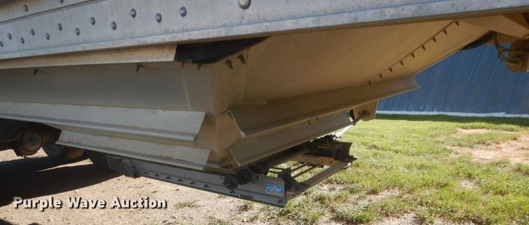 image for item GA9050 2016 Wilson DWH-500 Pace Setter double hopper bottom grain trailer