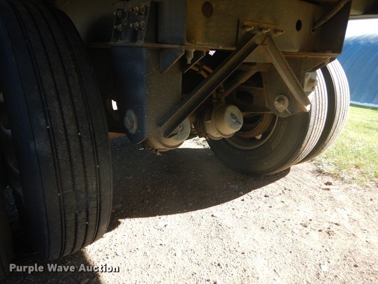 image for item GA9050 2016 Wilson DWH-500 Pace Setter double hopper bottom grain trailer