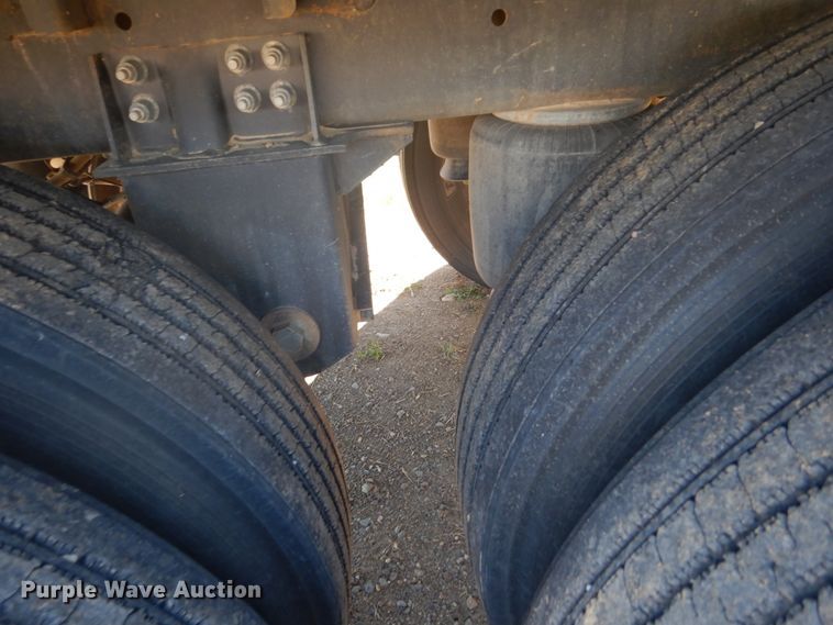 image for item GA9050 2016 Wilson DWH-500 Pace Setter double hopper bottom grain trailer