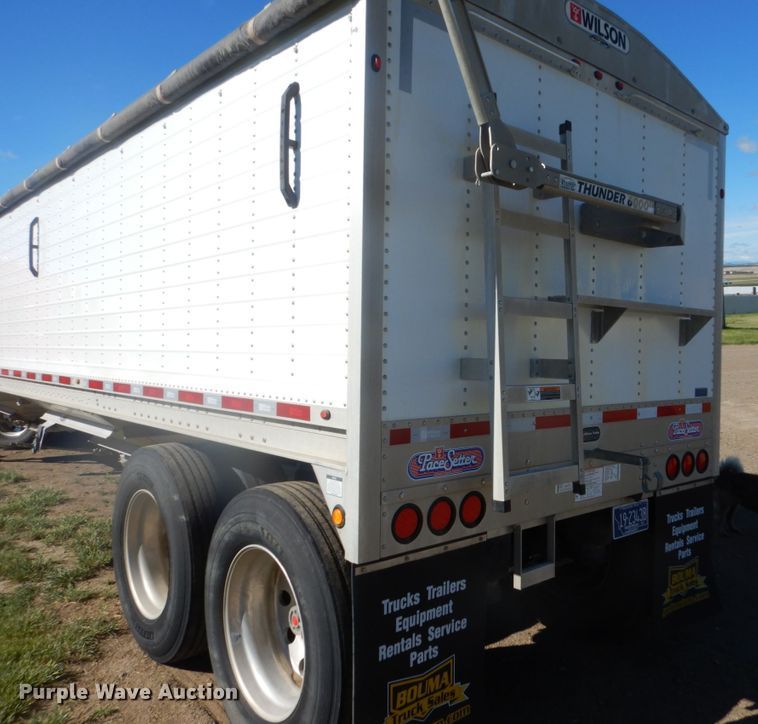image for item GA9050 2016 Wilson DWH-500 Pace Setter double hopper bottom grain trailer