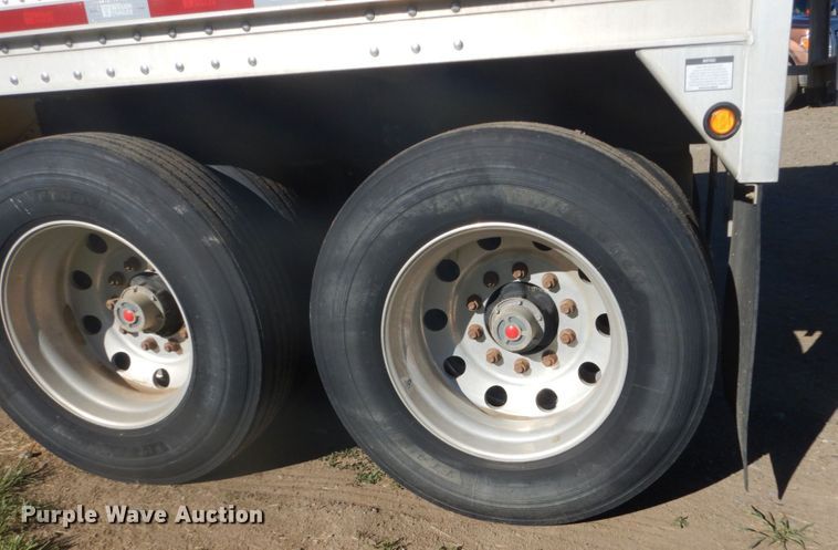 image for item GA9050 2016 Wilson DWH-500 Pace Setter double hopper bottom grain trailer