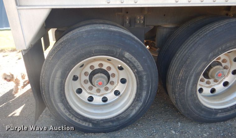 image for item GA9050 2016 Wilson DWH-500 Pace Setter double hopper bottom grain trailer