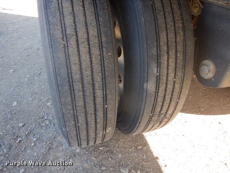 image for item GA9050 2016 Wilson DWH-500 Pace Setter double hopper bottom grain trailer