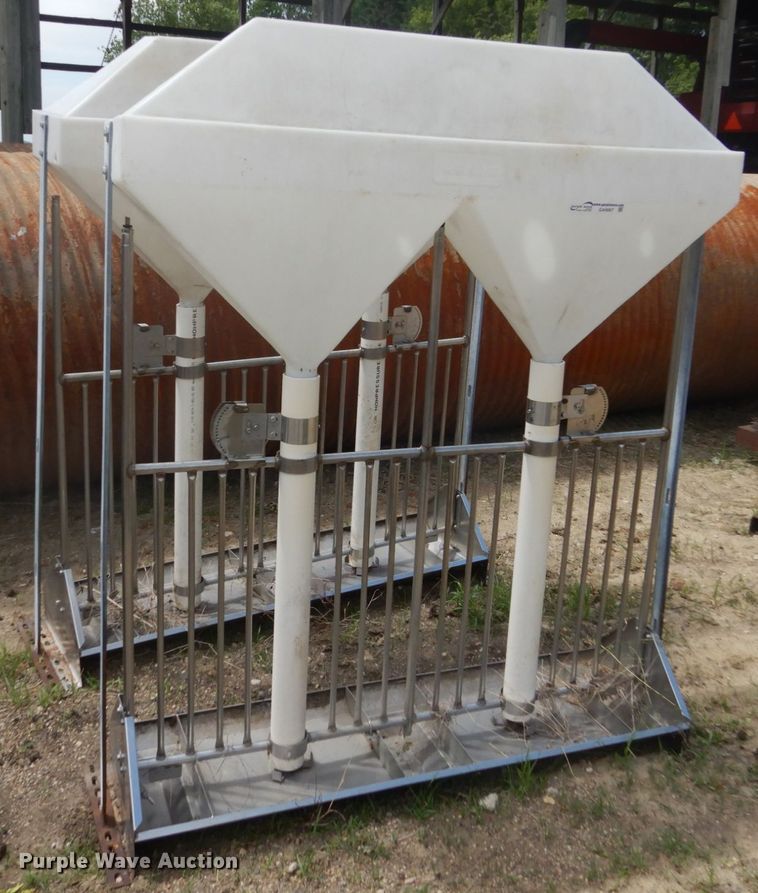 image for item GA9067 (2) hog feeders