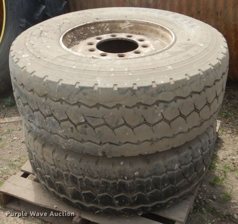 image for item GA9068 (2) 425/65R22.5 tires and wheels