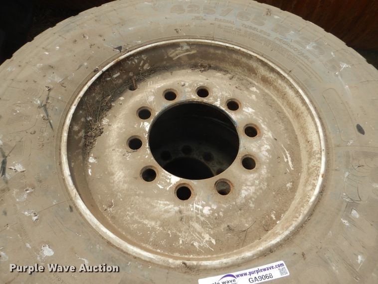image for item GA9068 (2) 425/65R22.5 tires and wheels