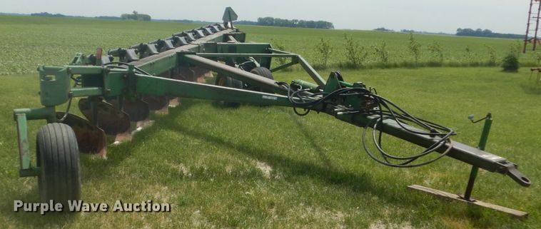 image for item GA9070 John Deere 3700 10 bottom plow