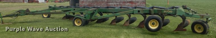 image for item GA9070 John Deere 3700 10 bottom plow