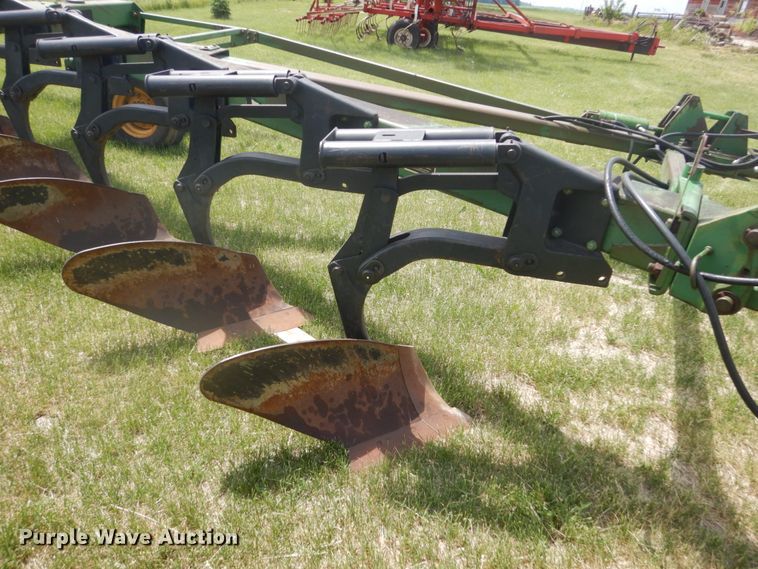 image for item GA9070 John Deere 3700 10 bottom plow