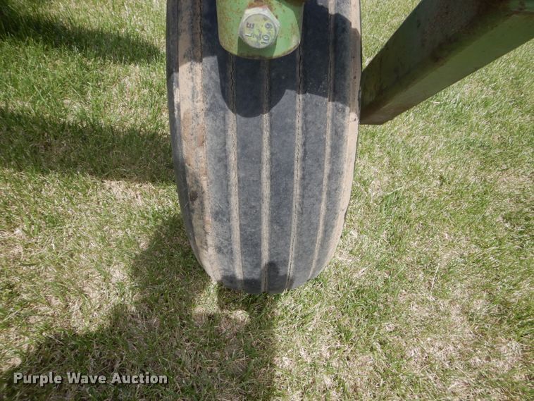 image for item GA9070 John Deere 3700 10 bottom plow