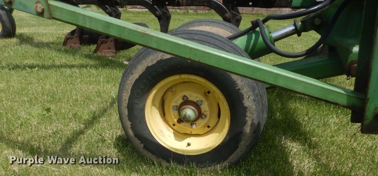image for item GA9070 John Deere 3700 10 bottom plow