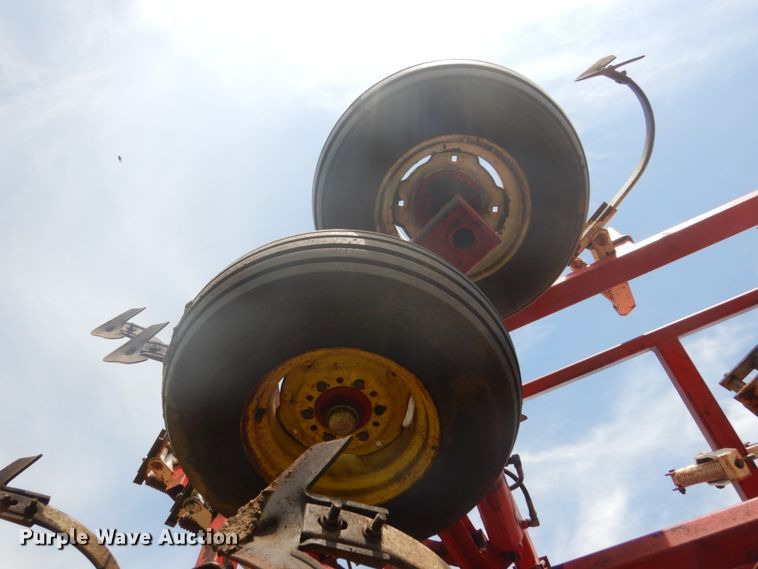 image for item GA9071 Wil-Rich field cultivator