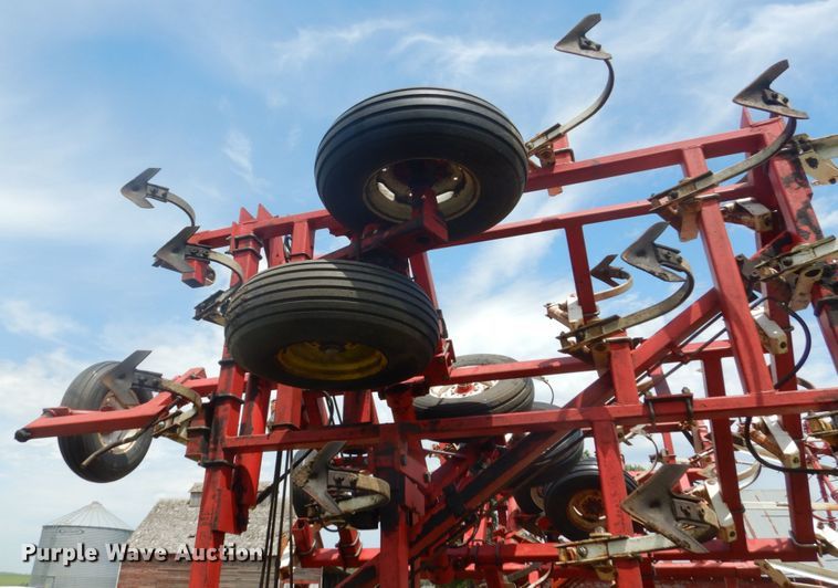 image for item GA9071 Wil-Rich field cultivator