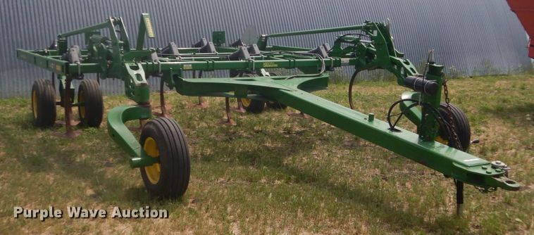 image for item GA9072 John Deere 2410 chisel plow