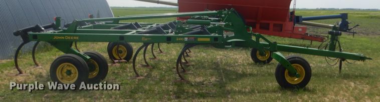 image for item GA9072 John Deere 2410 chisel plow