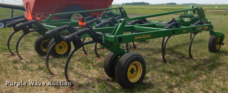 image for item GA9072 John Deere 2410 chisel plow