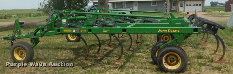 image for item GA9072 John Deere 2410 chisel plow
