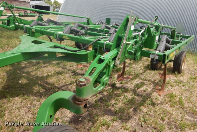 image for item GA9072 John Deere 2410 chisel plow