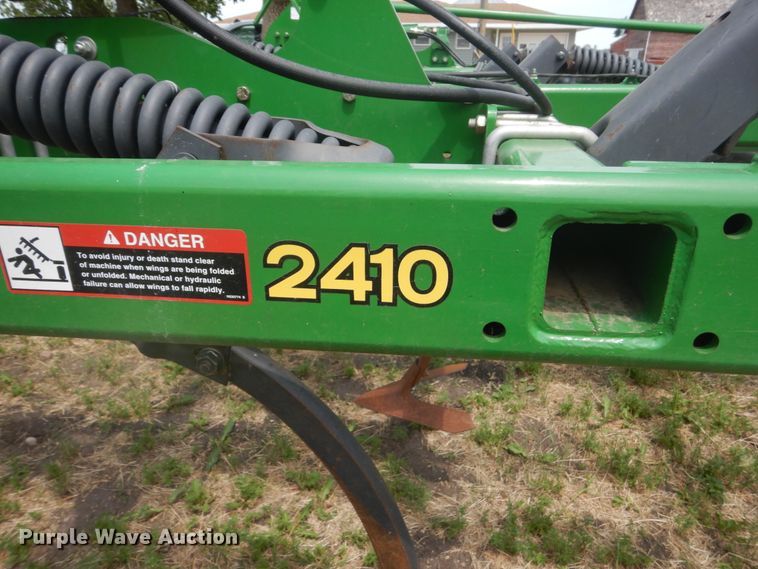image for item GA9072 John Deere 2410 chisel plow