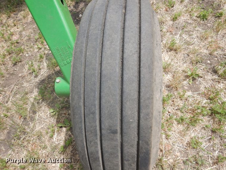 image for item GA9072 John Deere 2410 chisel plow