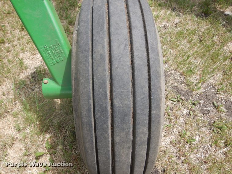 image for item GA9072 John Deere 2410 chisel plow