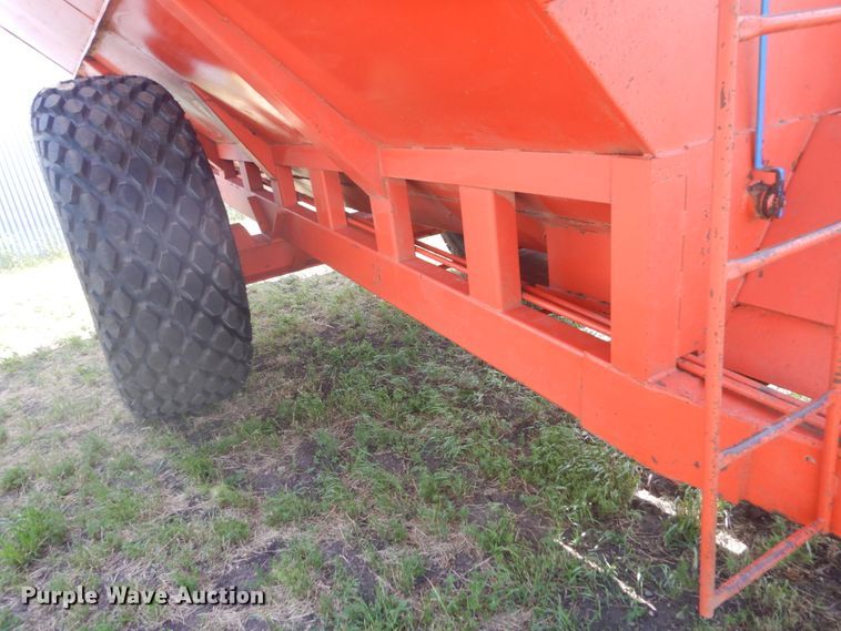 image for item GA9073 Killbros 1200 grain cart