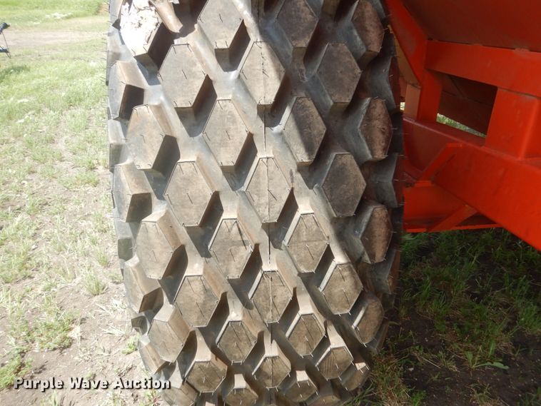 image for item GA9073 Killbros 1200 grain cart