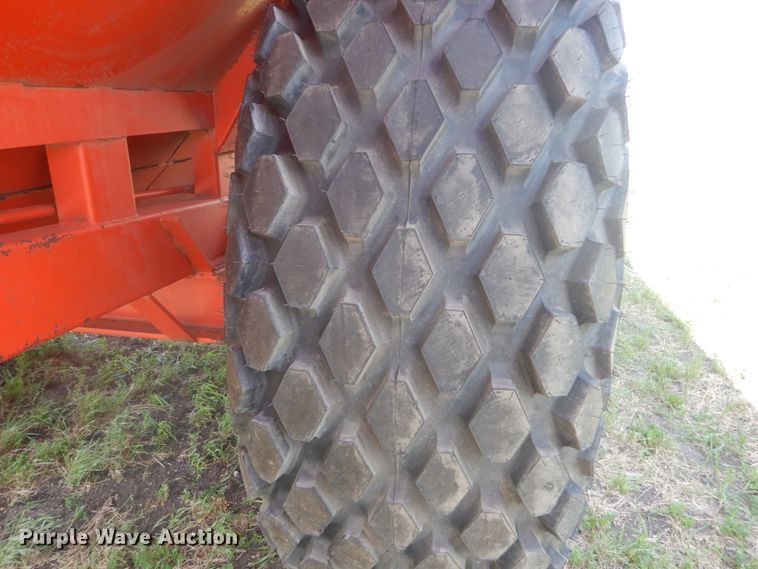 image for item GA9073 Killbros 1200 grain cart