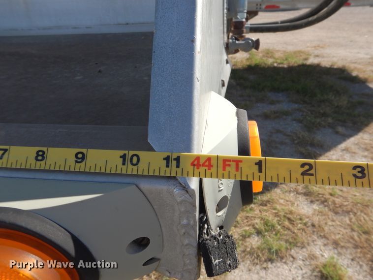 image for item GE9457 1999 Pacer feed delivery trailer