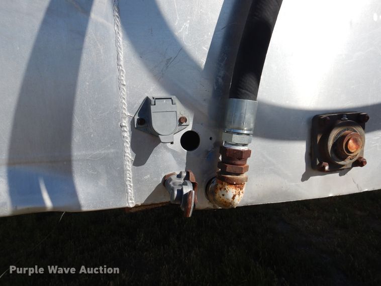 image for item GE9457 1999 Pacer feed delivery trailer