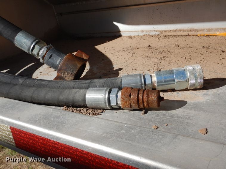 image for item GE9457 1999 Pacer feed delivery trailer