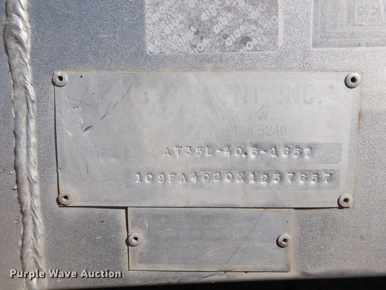 image for item GE9457 1999 Pacer feed delivery trailer