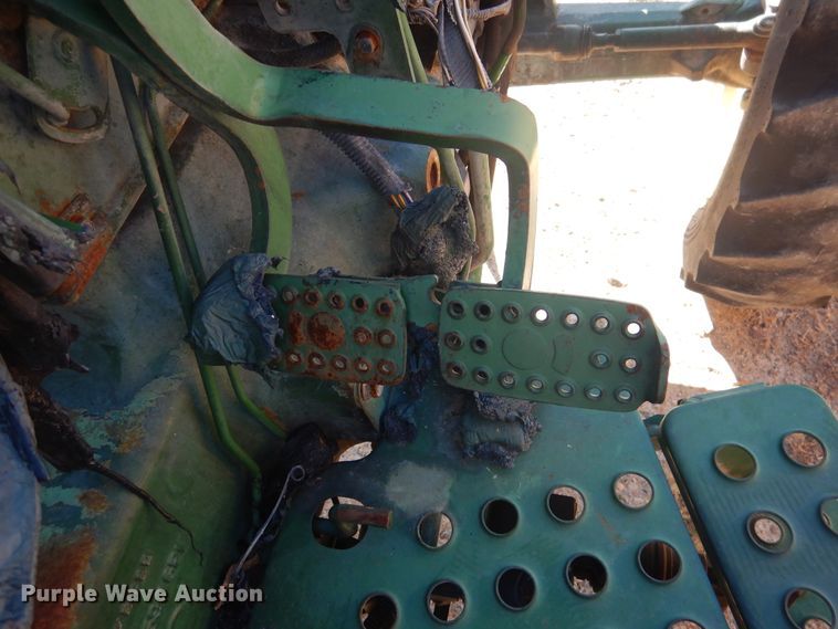 image for item GE9459 2011 John Deere 5075E  tractor