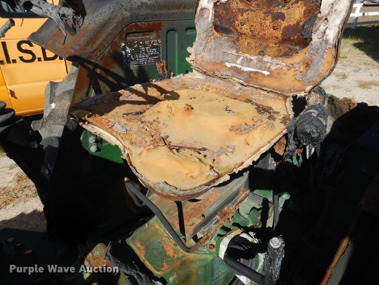 image for item GE9459 2011 John Deere 5075E  tractor