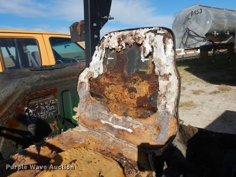 image for item GE9459 2011 John Deere 5075E  tractor