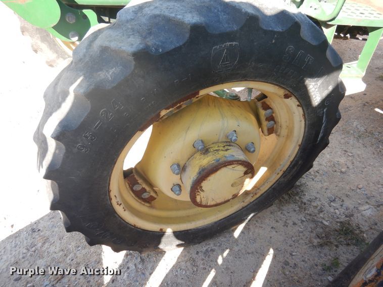 image for item GE9459 2011 John Deere 5075E  tractor