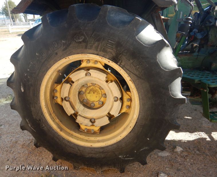 image for item GE9459 2011 John Deere 5075E  tractor