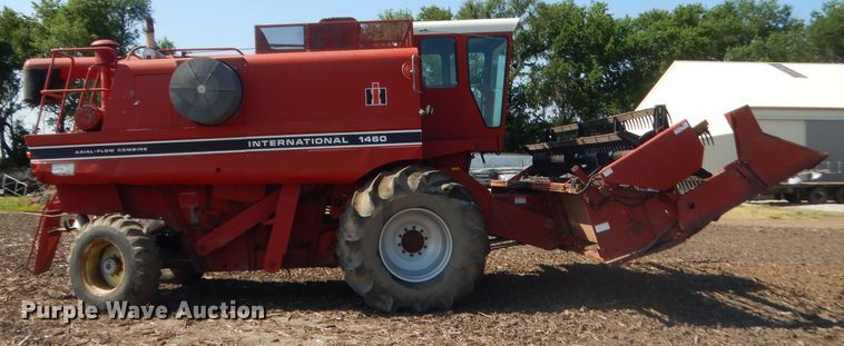 image for item GN9434 1979 International 1460 Axial-Flow RWA combine