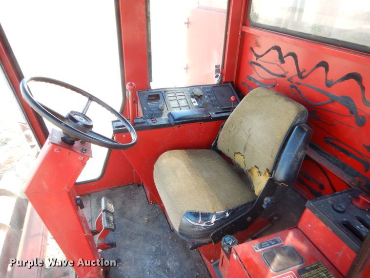 image for item GN9434 1979 International 1460 Axial-Flow RWA combine