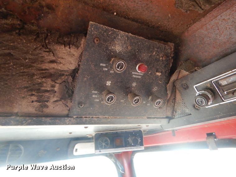 image for item GN9434 1979 International 1460 Axial-Flow RWA combine