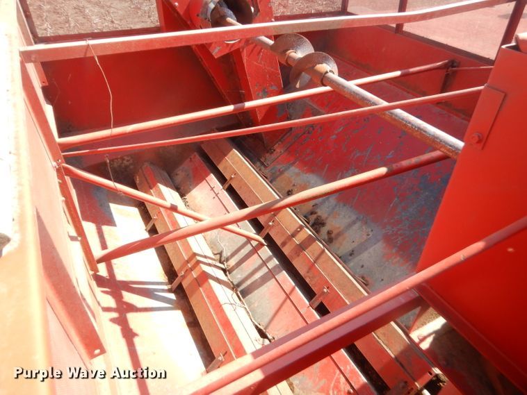 image for item GN9434 1979 International 1460 Axial-Flow RWA combine