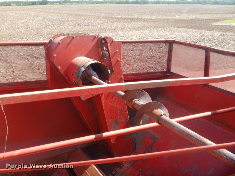 image for item GN9434 1979 International 1460 Axial-Flow RWA combine